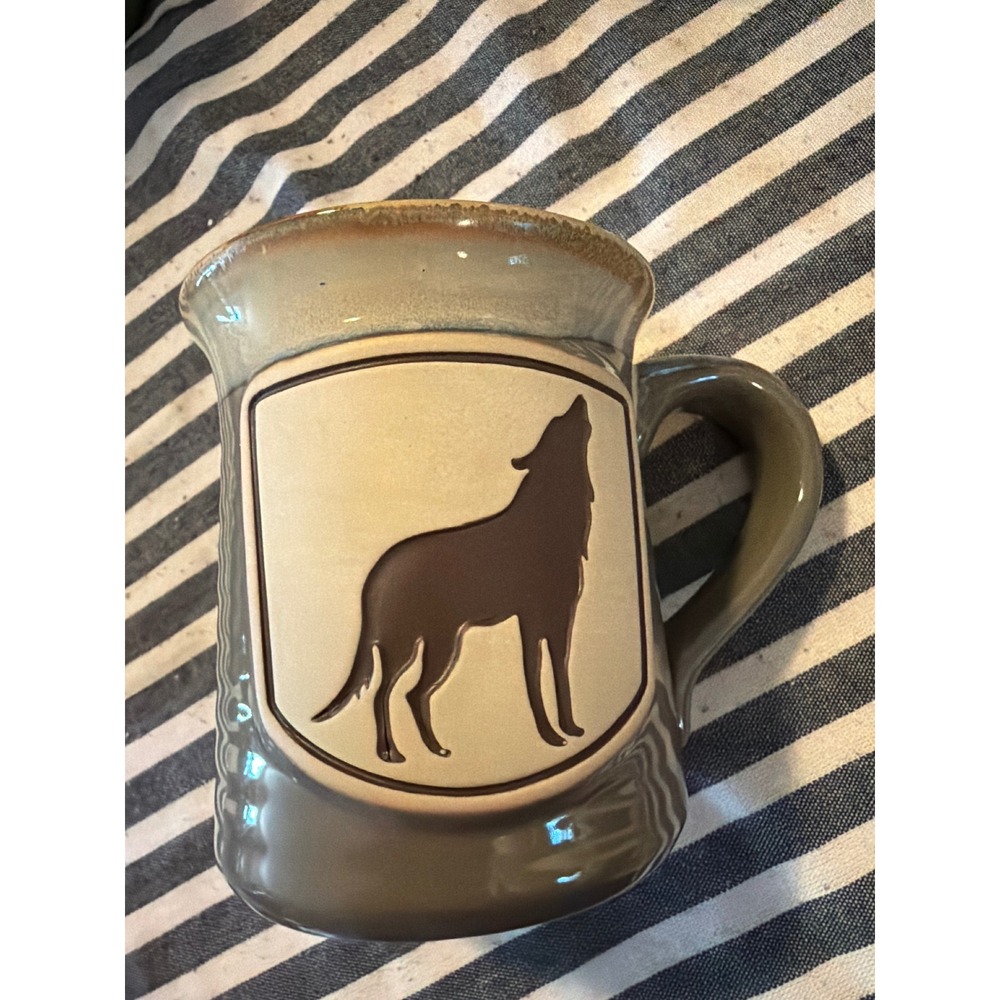 Cabelas Howling Wolf Stoneware Coffee Mug 20oz Olive Green Brown Rustic Lodge
